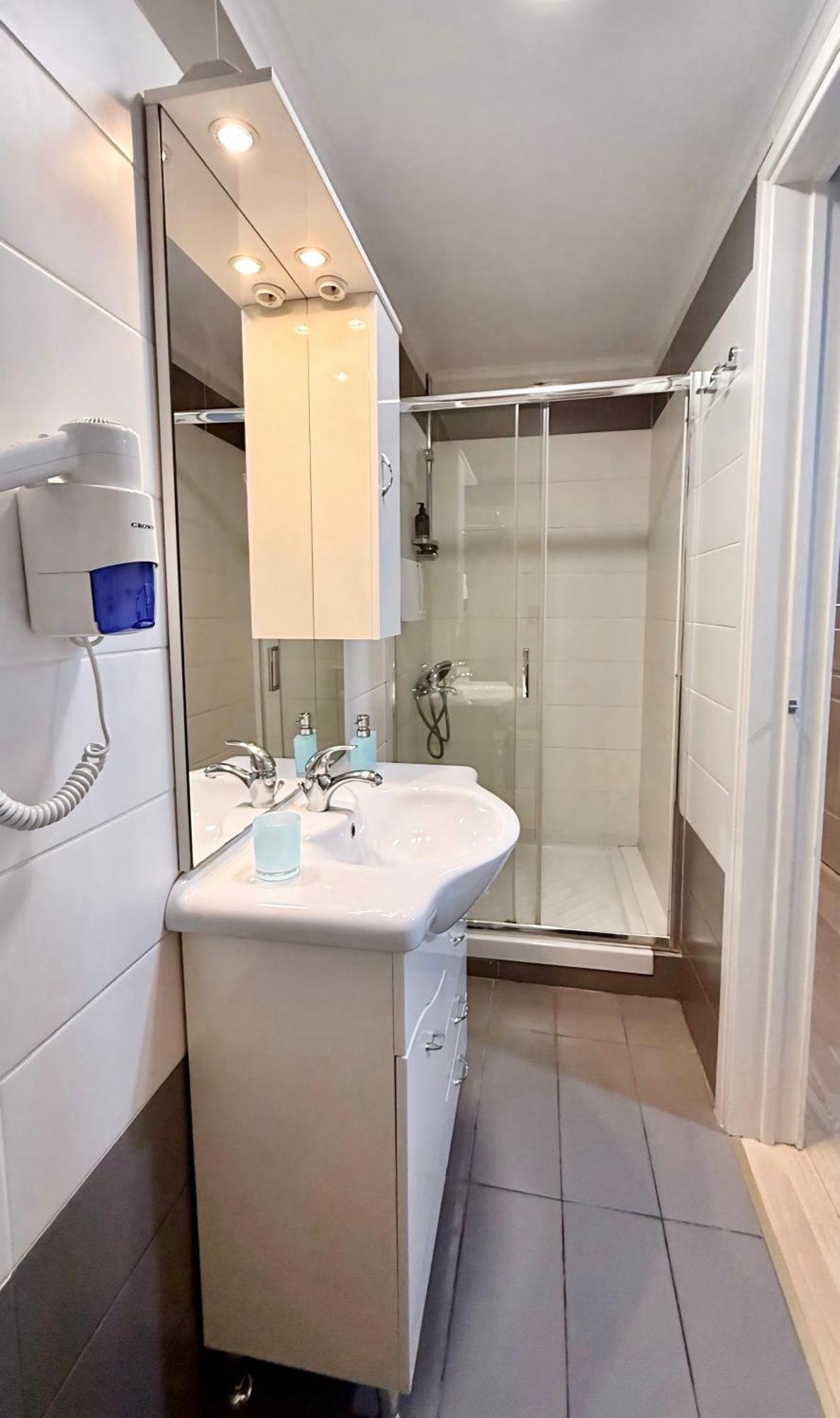 Byron Urban Apartment Kalamata Extérieur photo